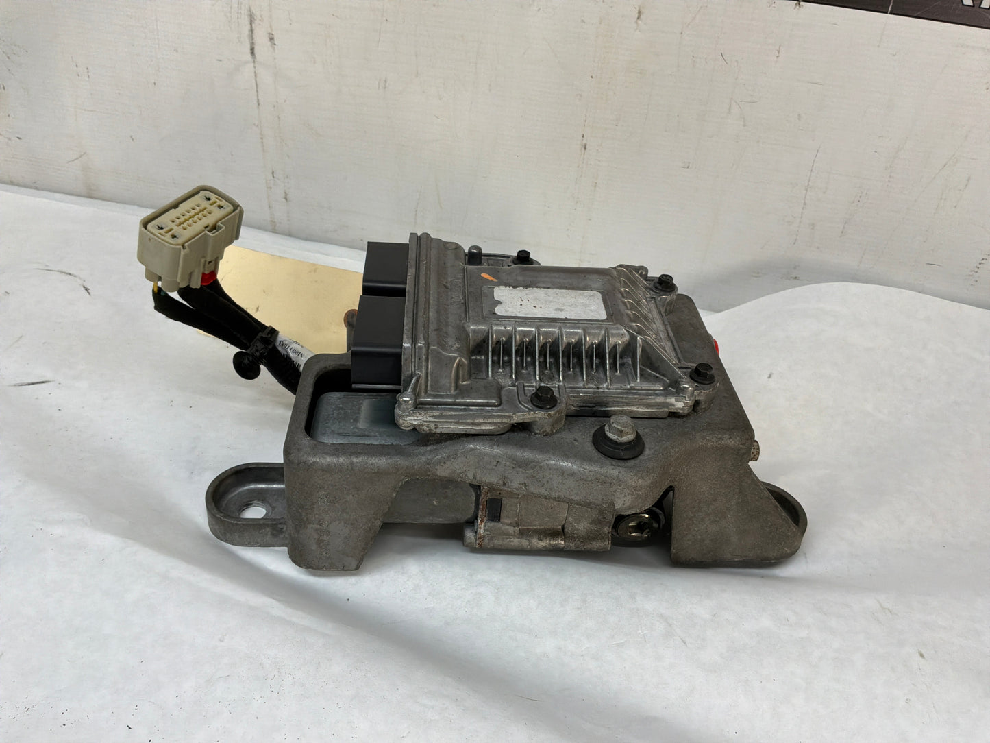 2016 Cadillac ATS-V Coupe Rear Differential Pump Actuator Lock Control Module OEM