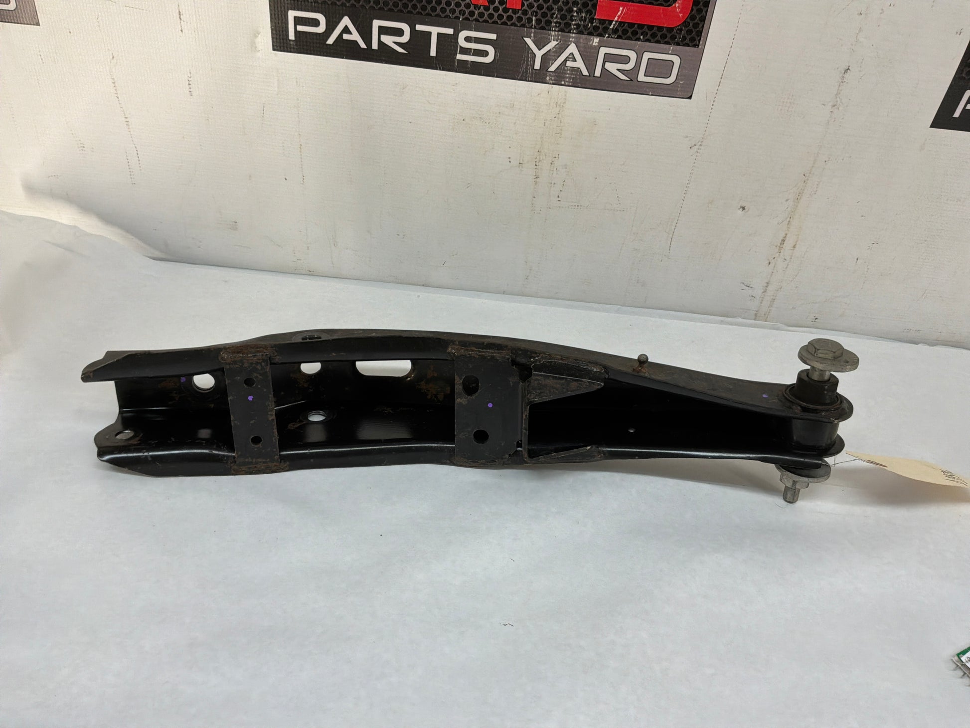 Lh rear control arm - Day's Parts Yard