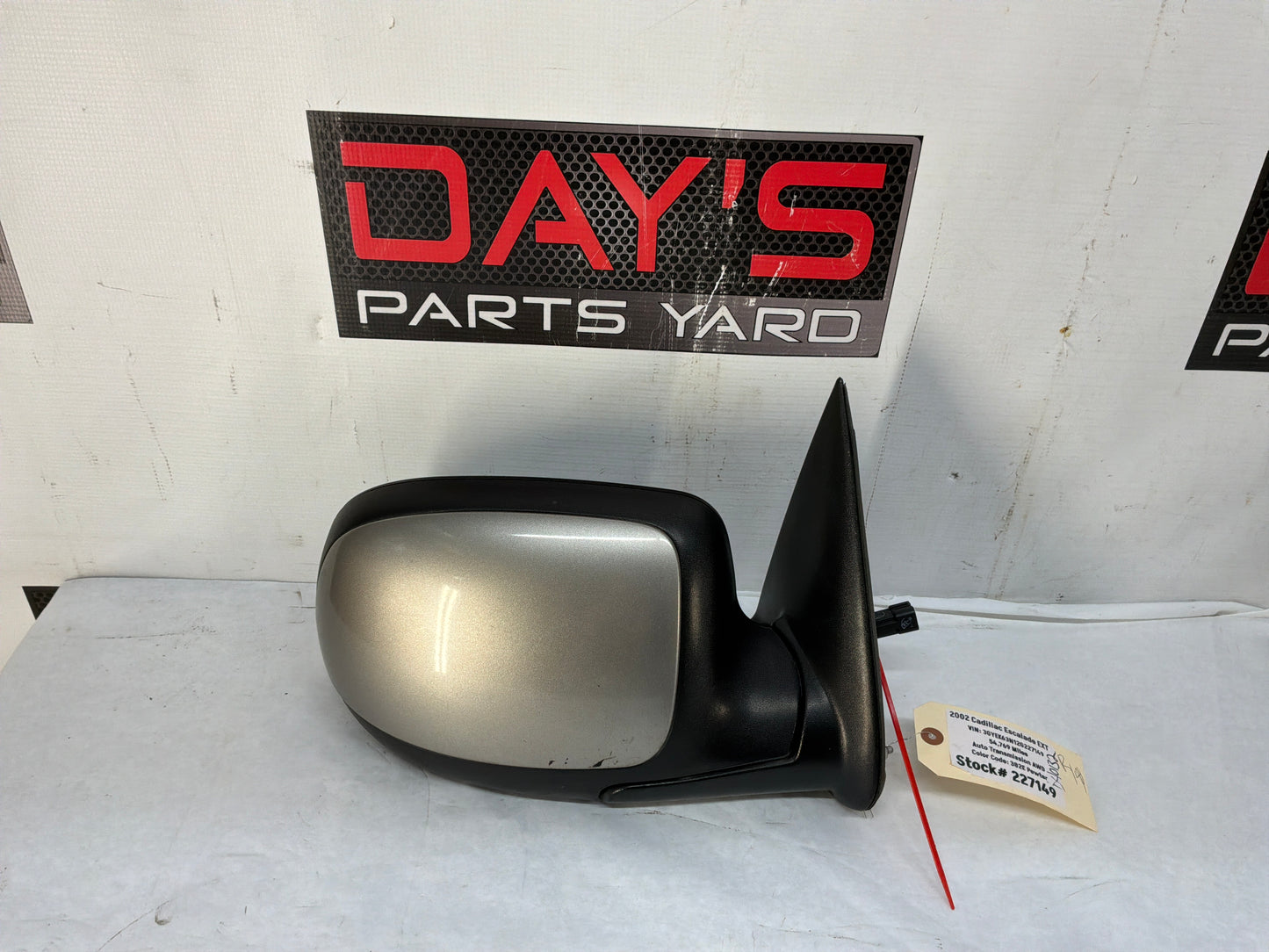 2002 Cadillac Escalade EXT RH Passenger Exterior Mirror OEM