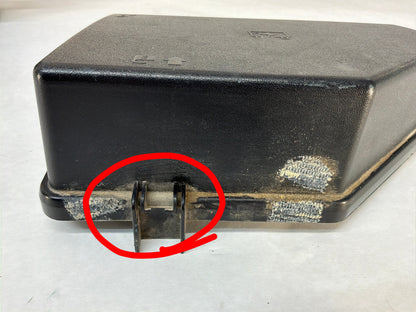 Fuse box w lid - Day's Parts Yard
