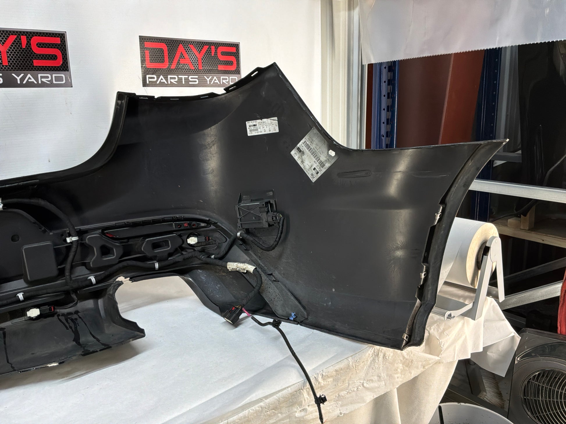 Rear bumper - Day's Parts Yard