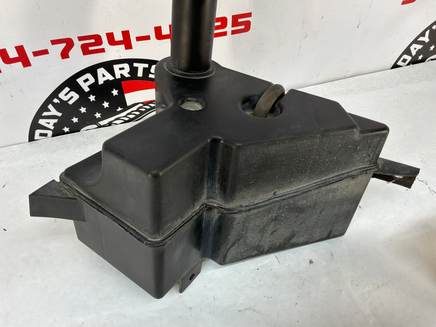 2005 Pontiac GTO Coolant Overflow Recovery Tank Reservoir Bottle OEM