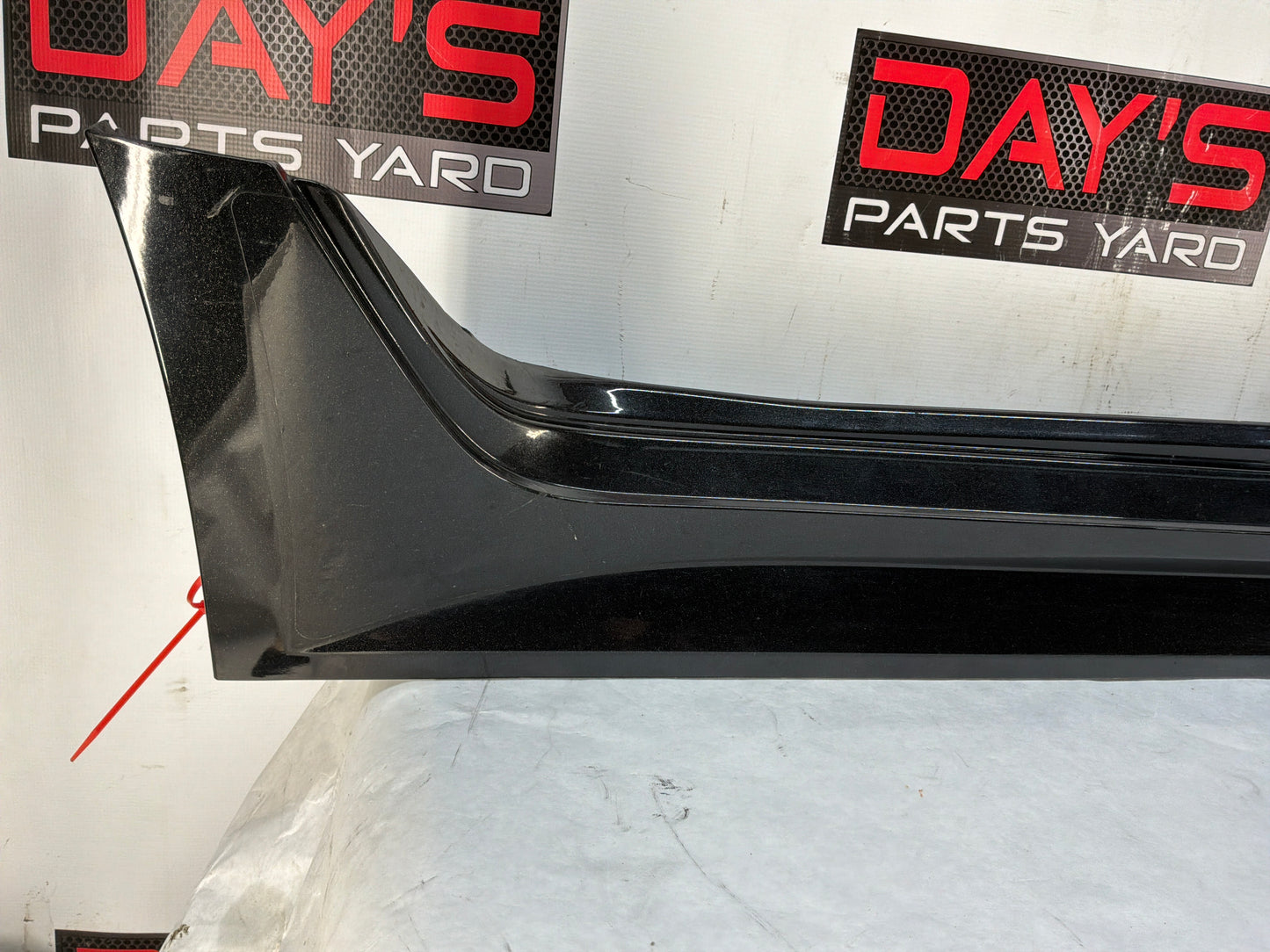 Rh rocker - Day's Parts Yard