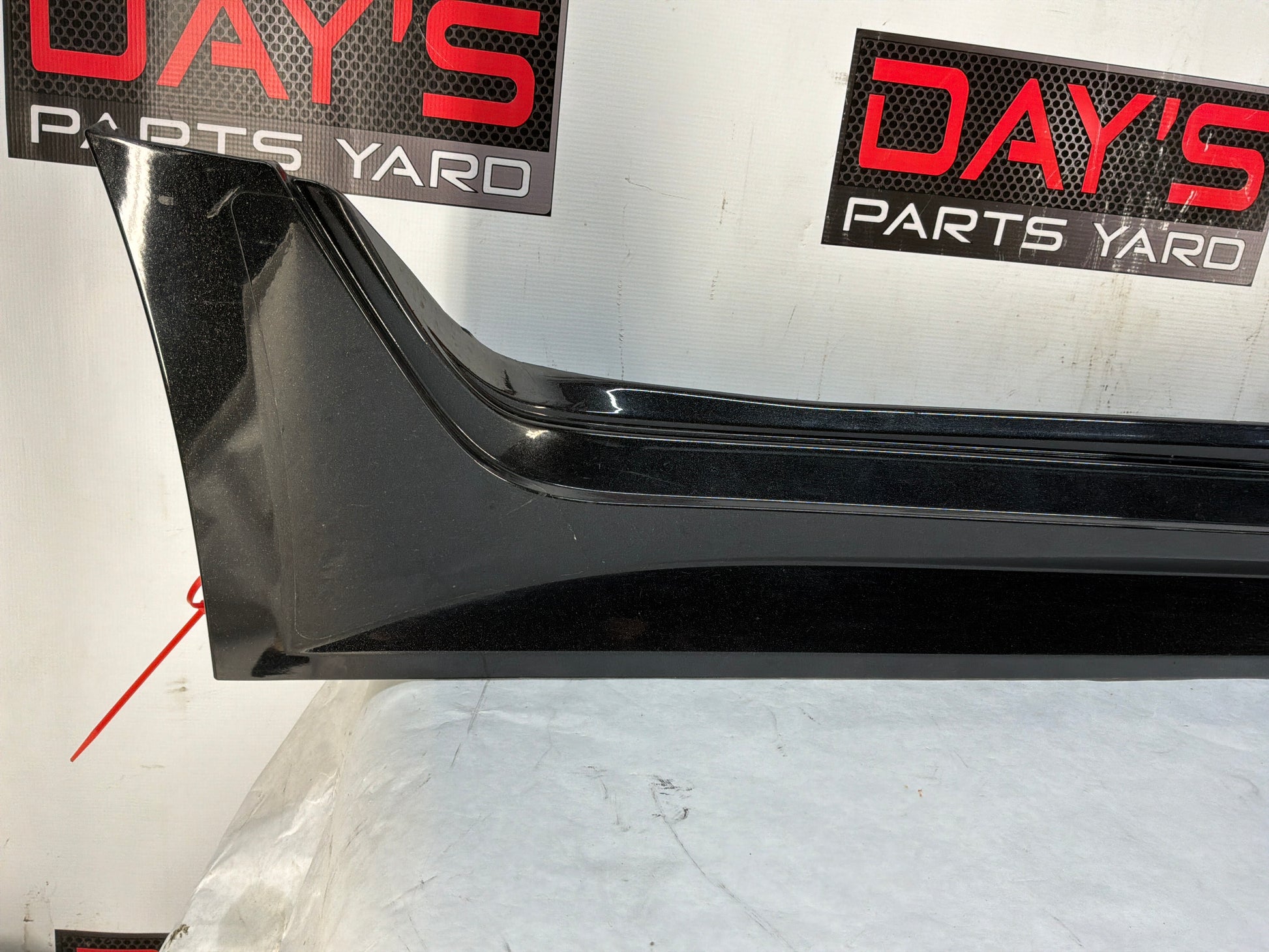 Rh rocker - Day's Parts Yard