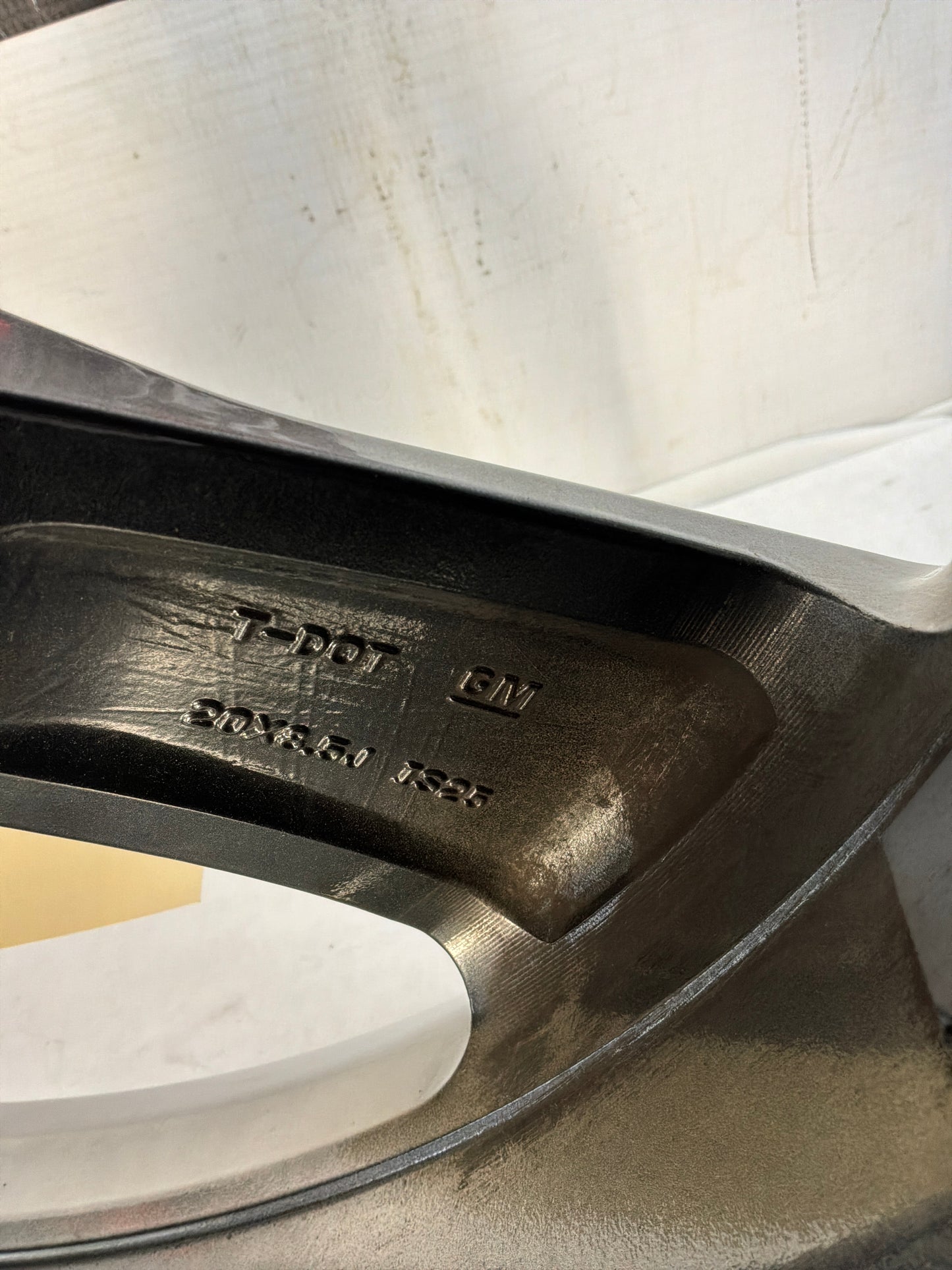 2023 Chevy Camaro SS Factory OEM Rear 20x8.5 Wheel