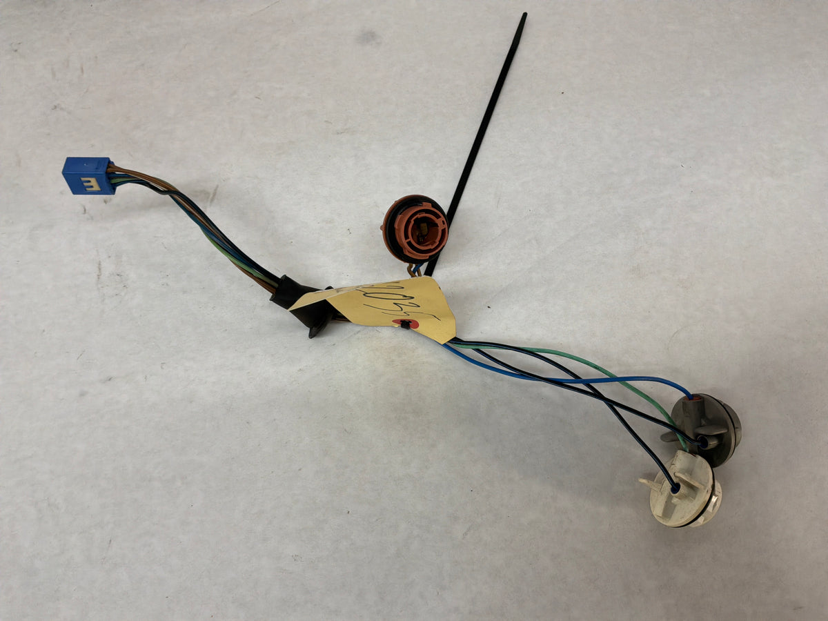 2006 Pontiac GTO RH & LH Taillight Tail Light Wire Wiring Harness Sockets OEM