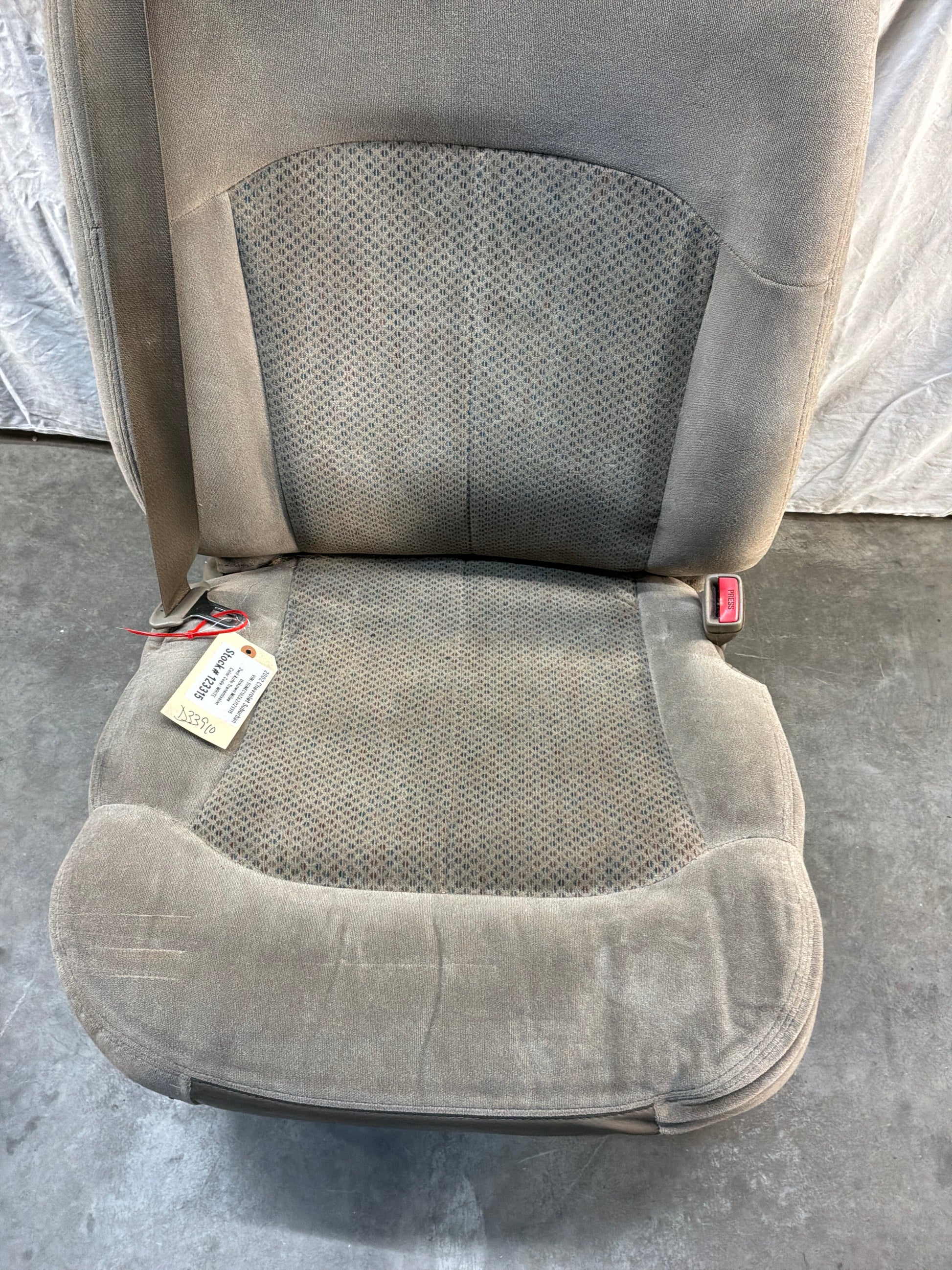 Front seats - Day's Parts Yard