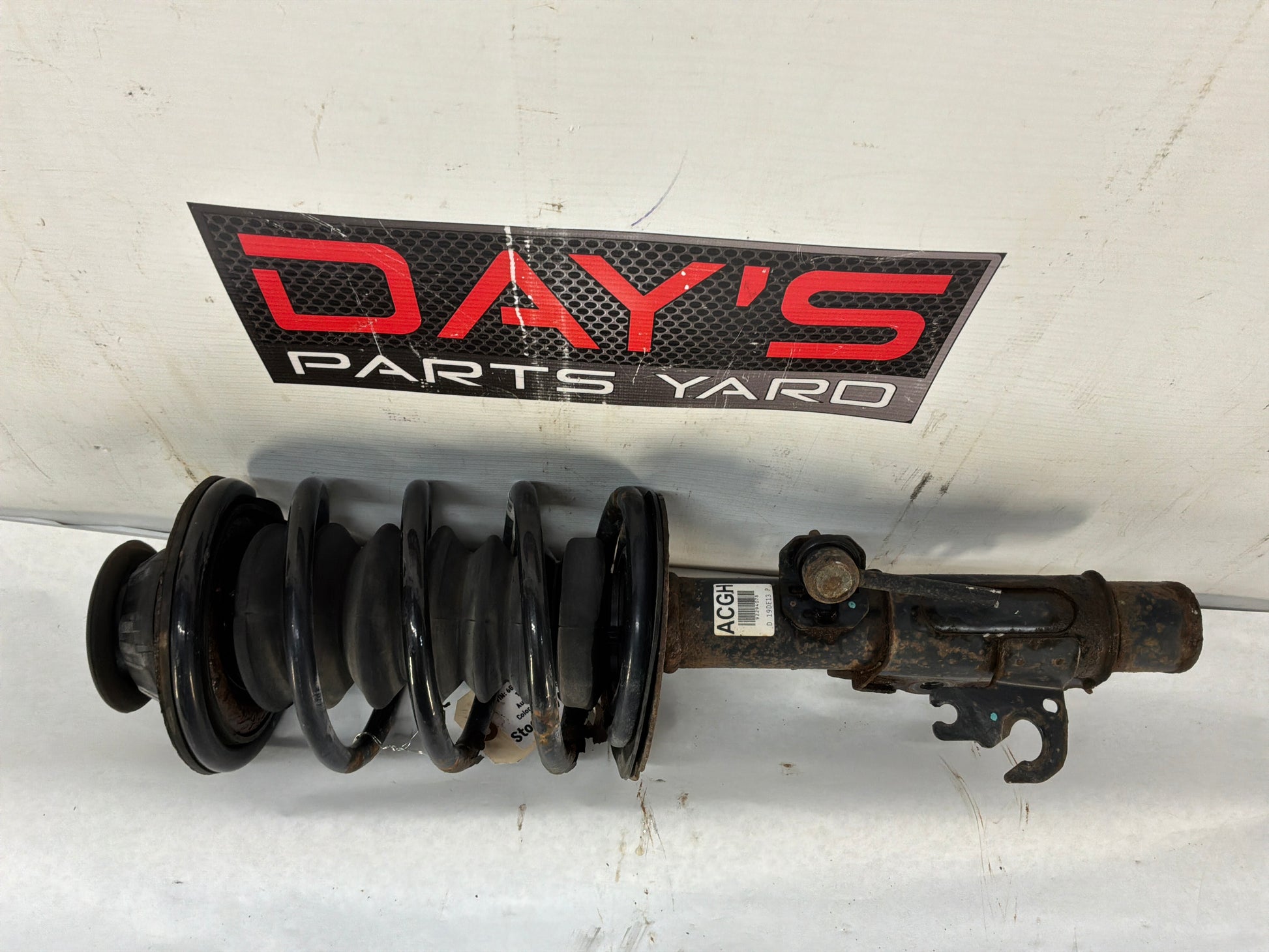 Lh front strut - Day's Parts Yard