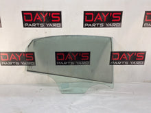 Rh rear door window glass - Day's Parts Yard