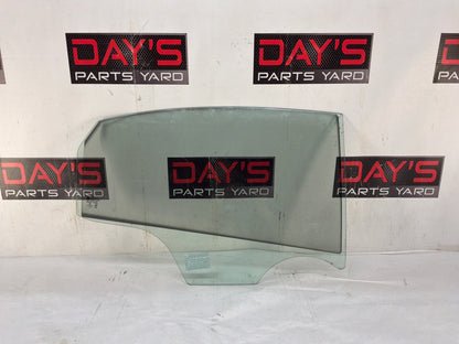 Rh rear door window glass - Day's Parts Yard