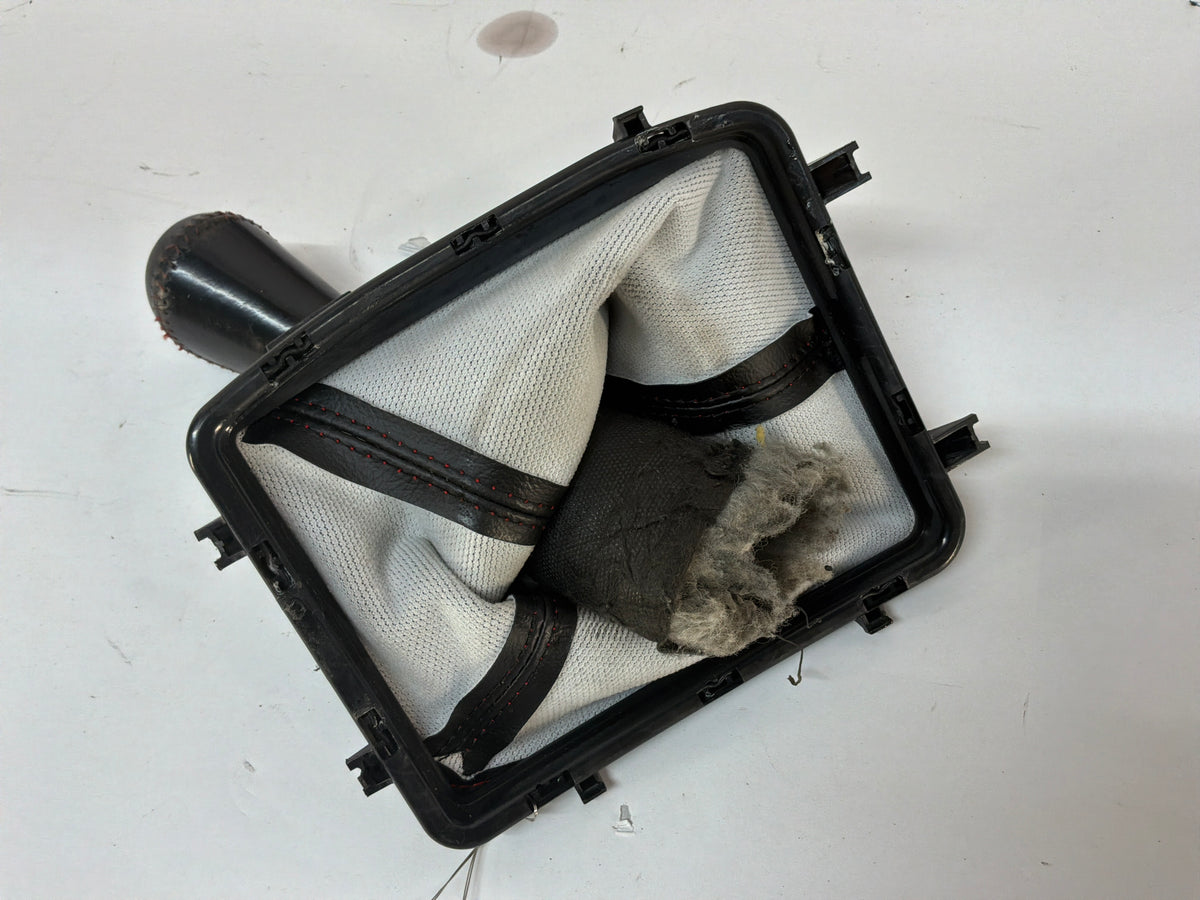 2006 Pontiac GTO Manual Shifter Knob w/ Boot Black Leather OEM