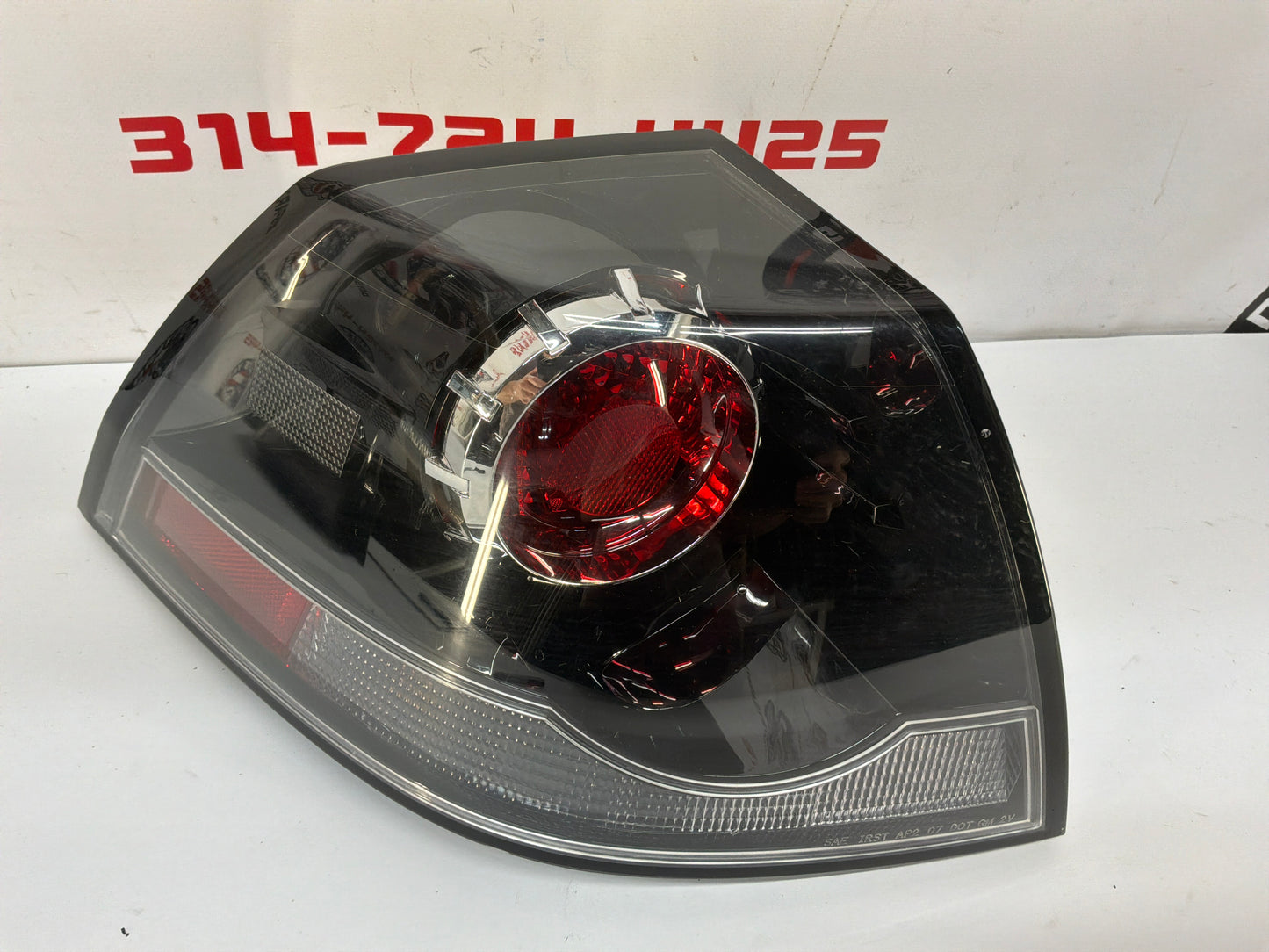 2008 Pontiac G8 GT LH Driver Tail Light Taillight Lamp OEM