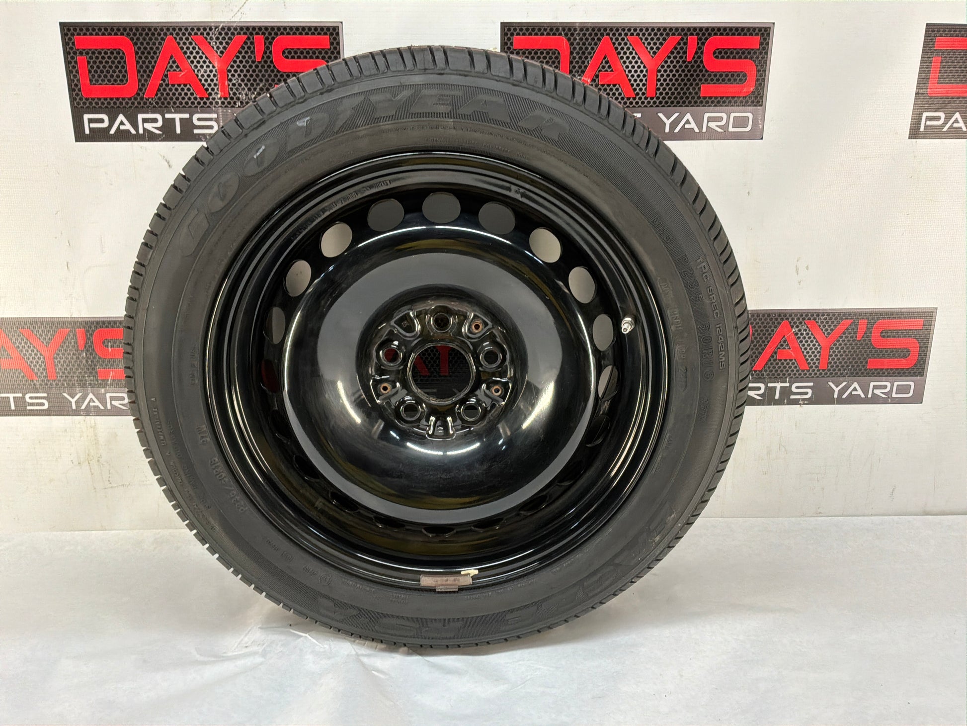 Wheel w tire spare tire - Day's Parts Yard