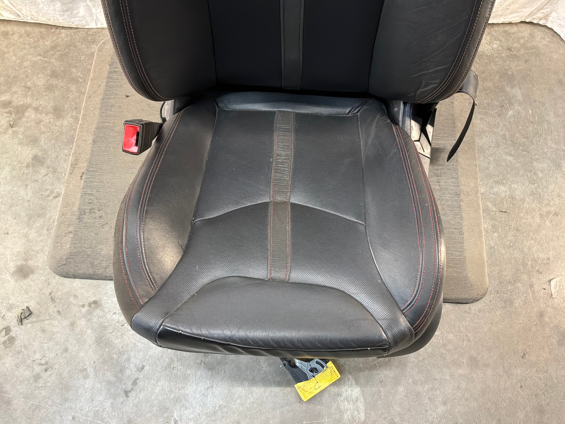 Lh front seat - Day's Parts Yard