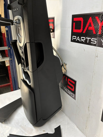 2008 Pontiac G8 GT Center console w shifter