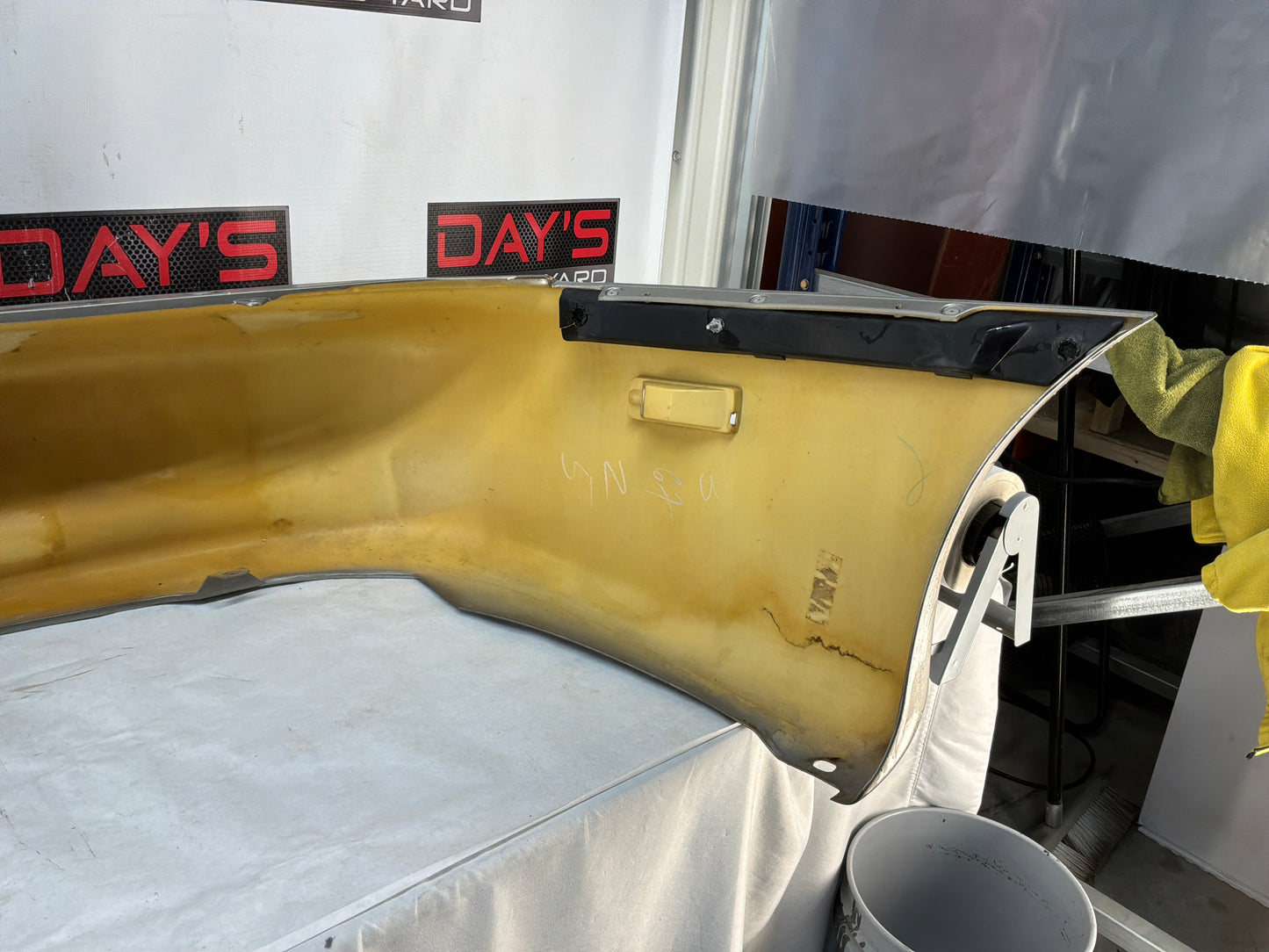 Rear bumper - Day's Parts Yard