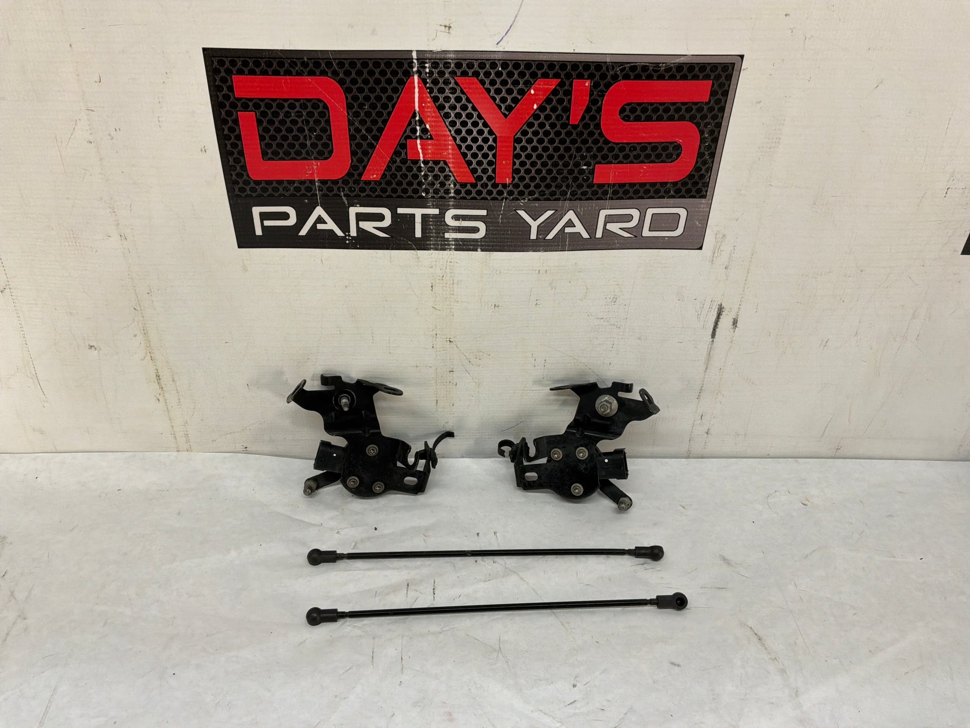 2015 Chevy SS Sedan RH & LH Rear Ride Height Suspension Sensor OEM - Day's Parts Yard