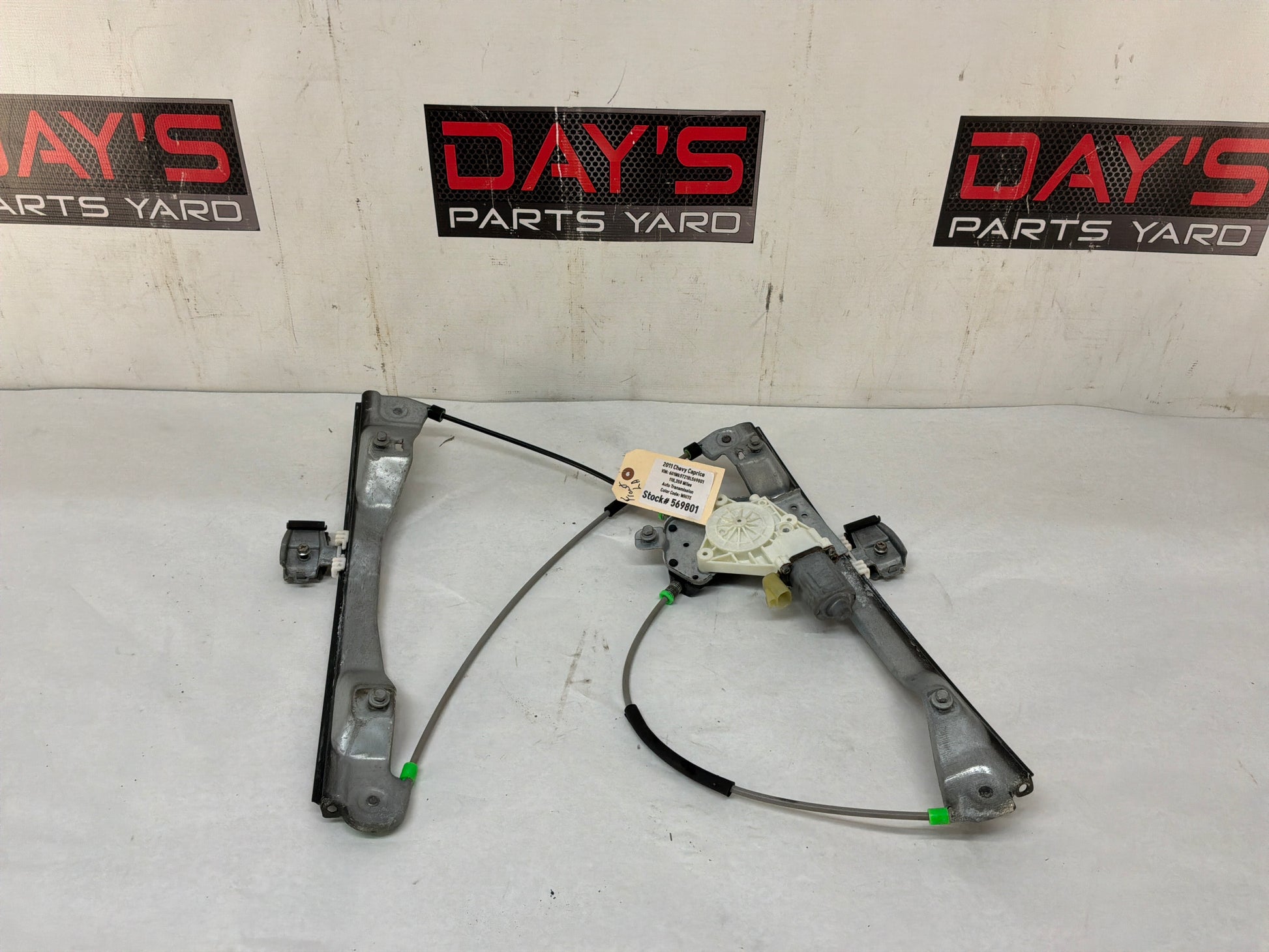 Rh front window reg - Day's Parts Yard