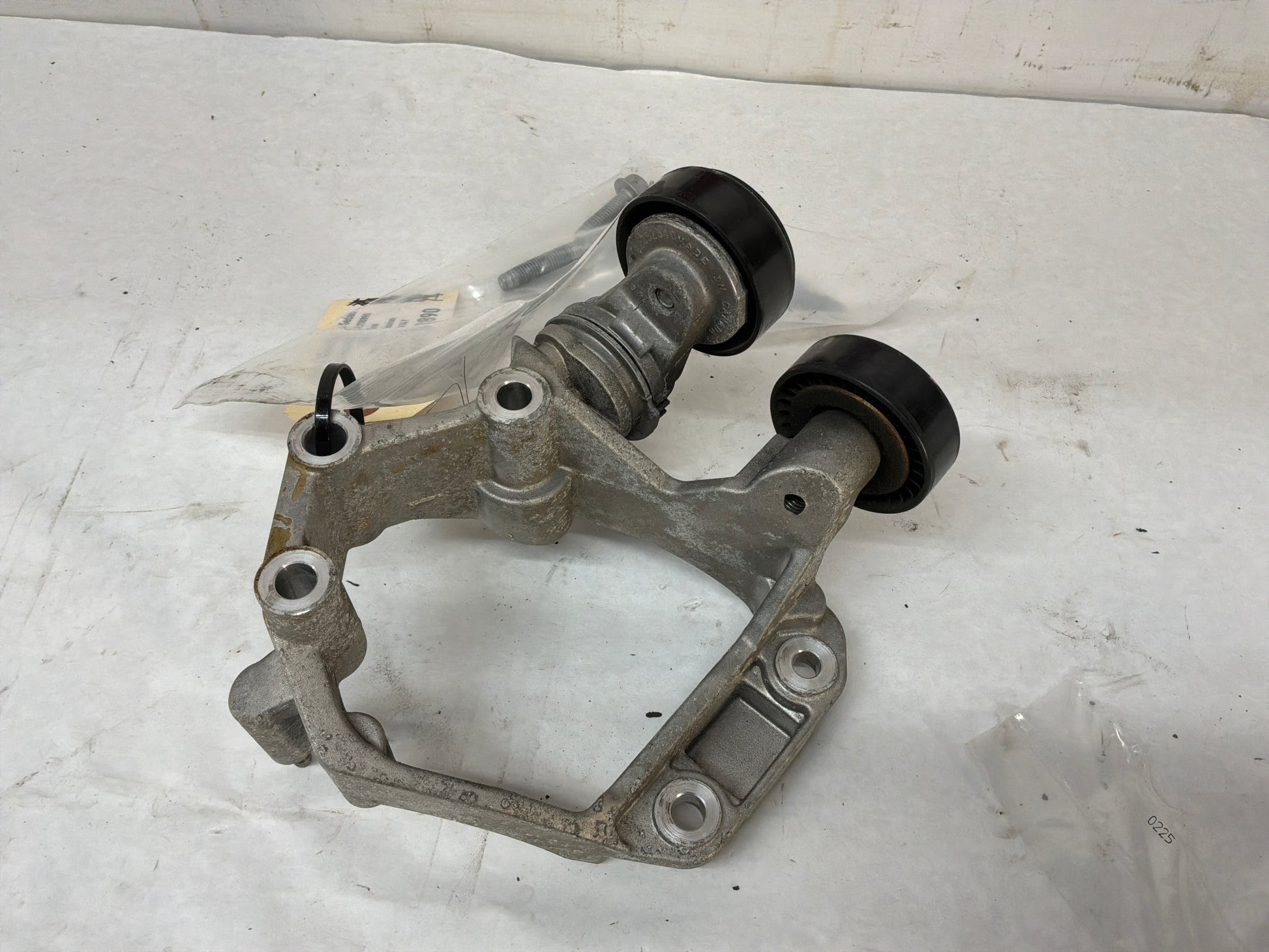 Ac bracket - Day's Parts Yard