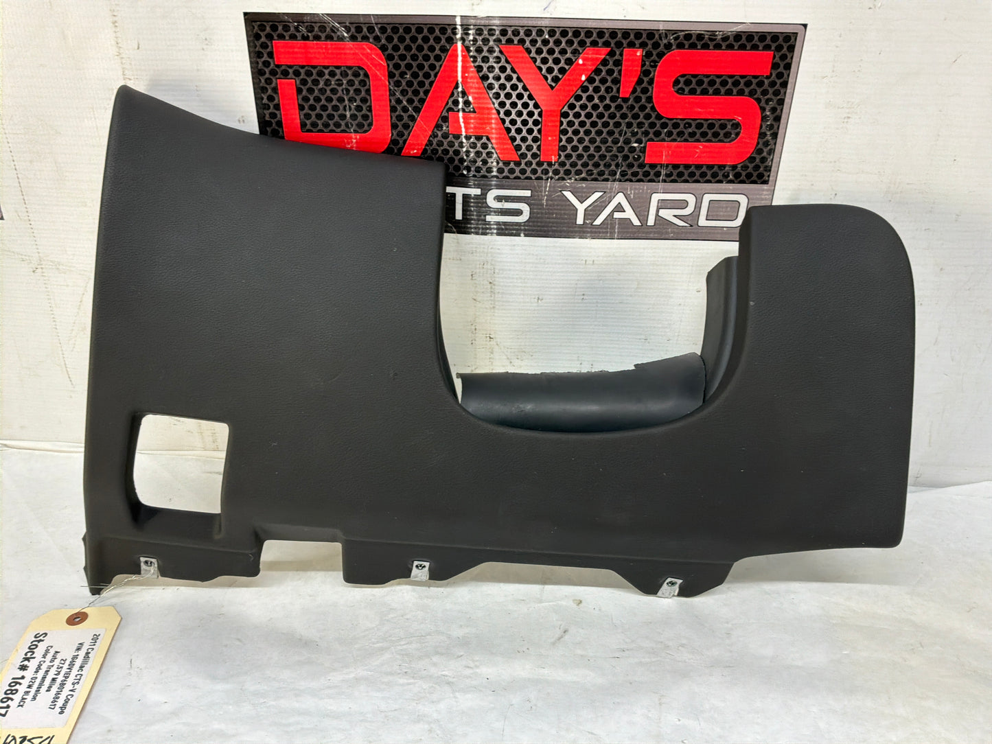 2011 Cadillac CTS-V Coupe Knee bolster