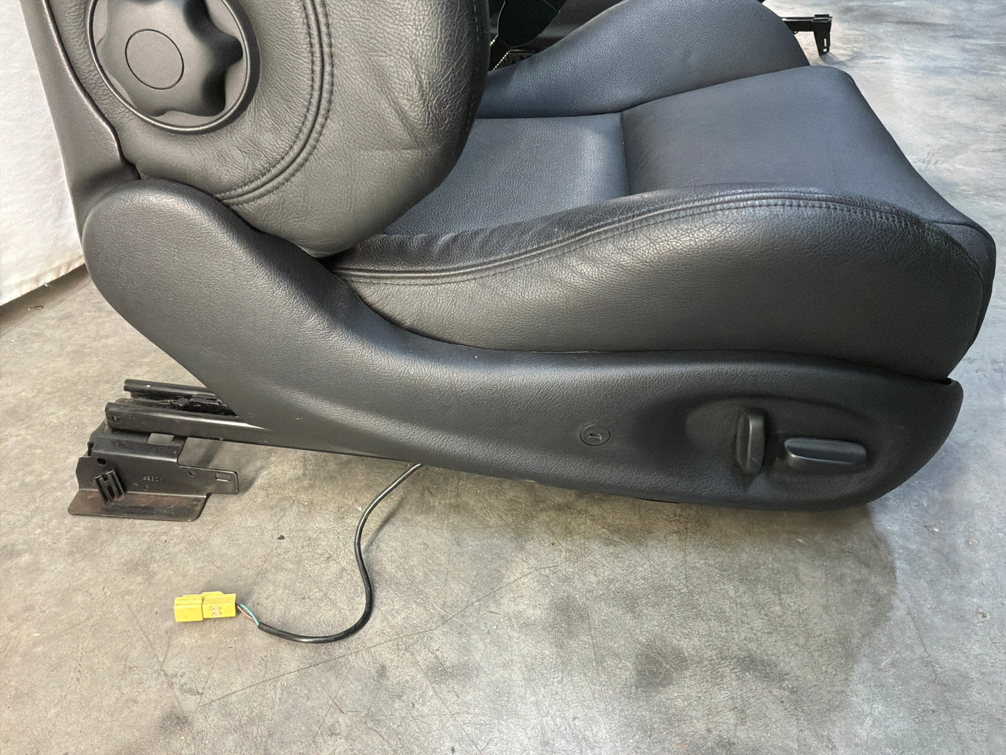 2004 Pontiac GTO Seats Fronts and Rears Black Leather OEM