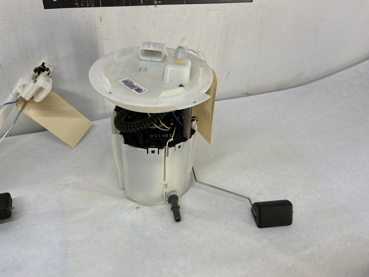 2014 Chevy Camaro ZL1 Gas Fuel Pump Level Sending Unit Assembly OEM