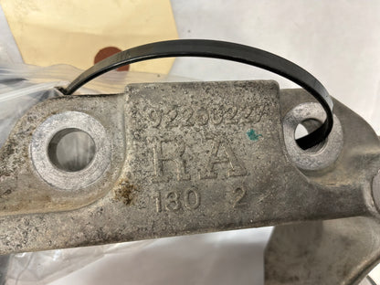 Ac compressor bracket - Day's Parts Yard