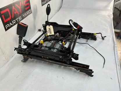 Rh front seat track - Day's Parts Yard