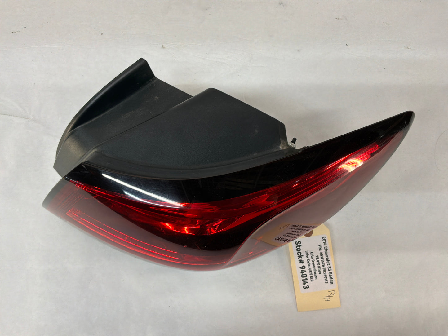 2014 Chevy SS Sedan RH Passenger Outer Tail Light Taillight Stop Lamp OEM