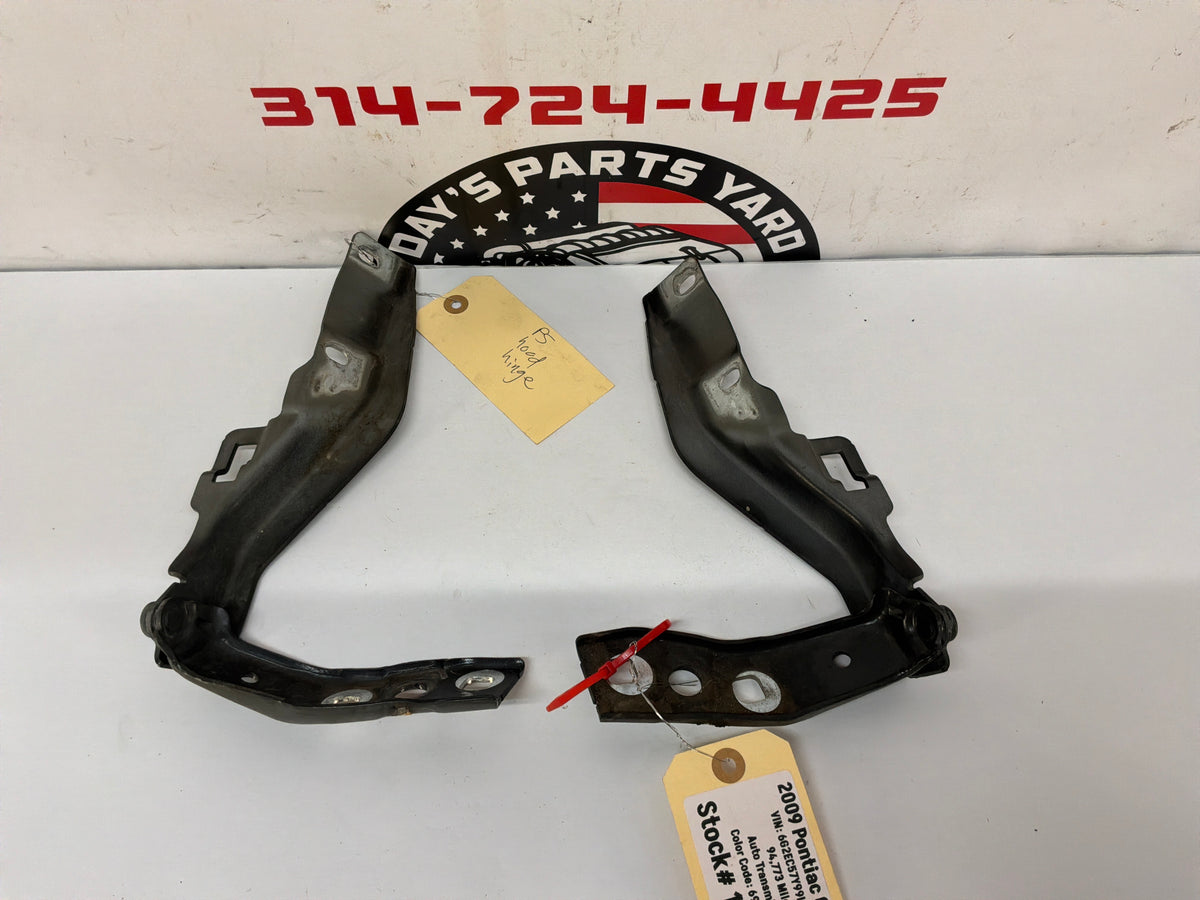 2009 Pontiac G8 GT RH & LH Hood Hinges OEM - Day's Parts Yard