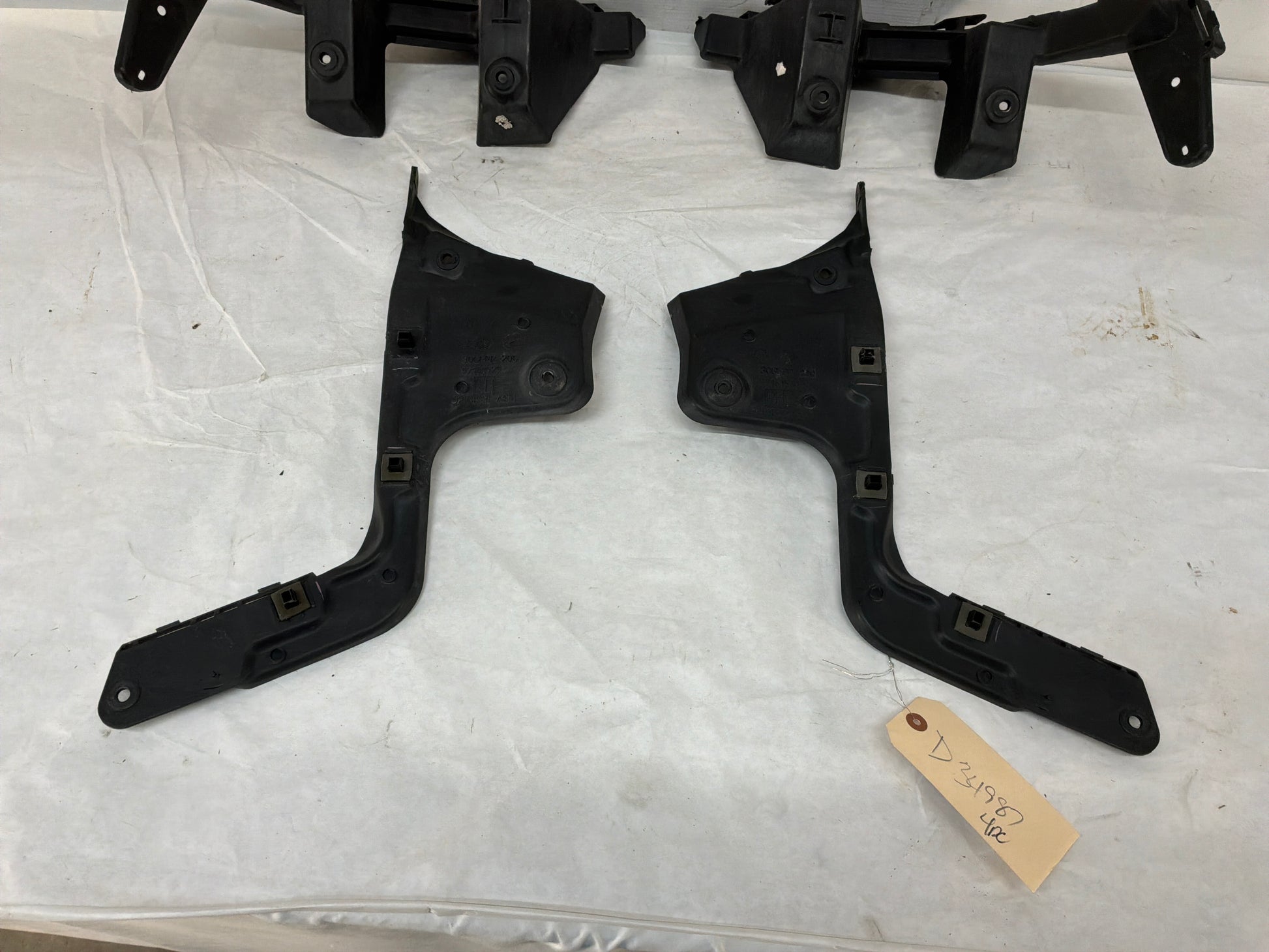 Rear bumper brackets - Day's Parts Yard