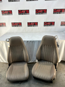 Front seats - Day's Parts Yard