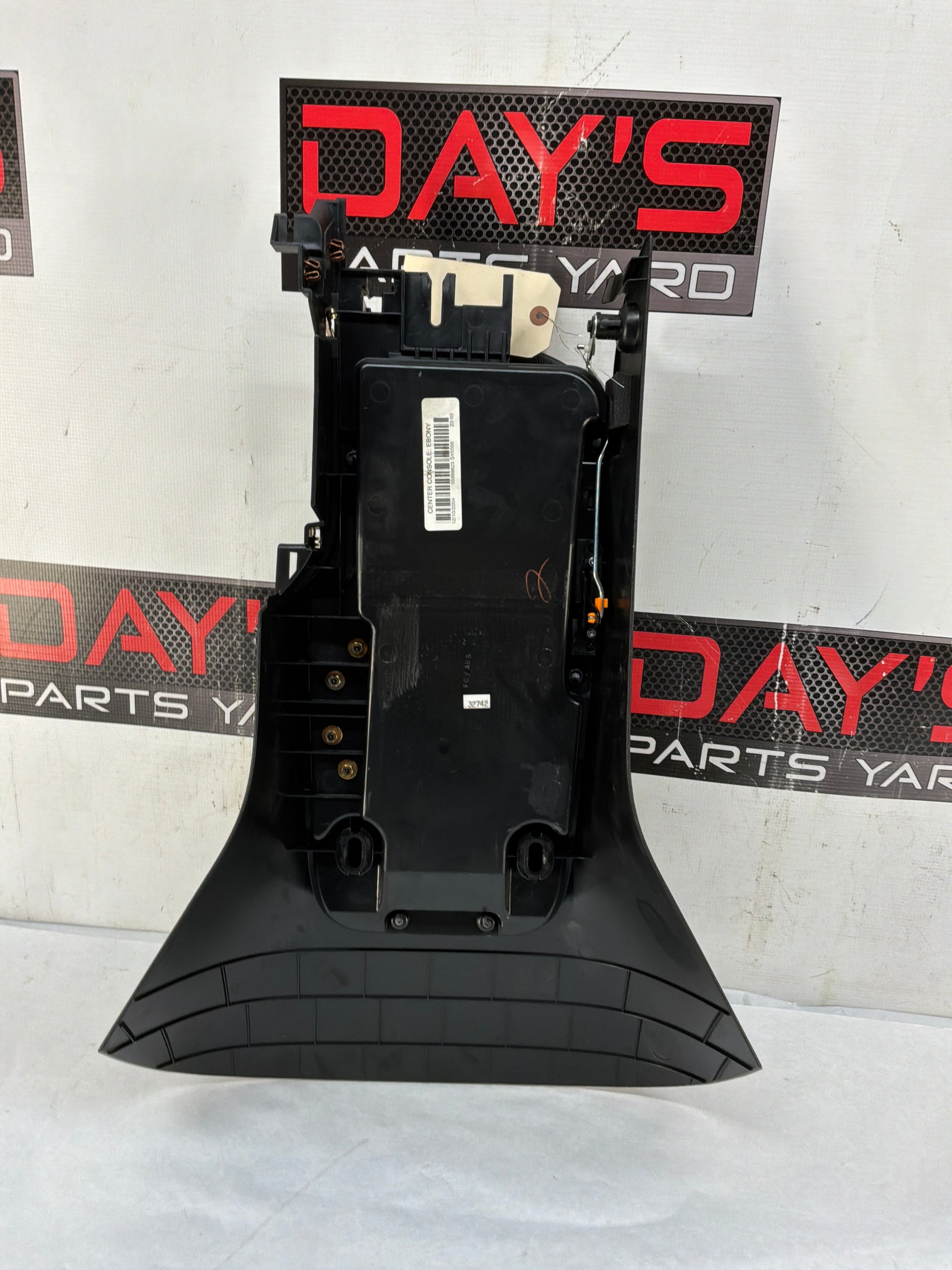 Center console - Day's Parts Yard