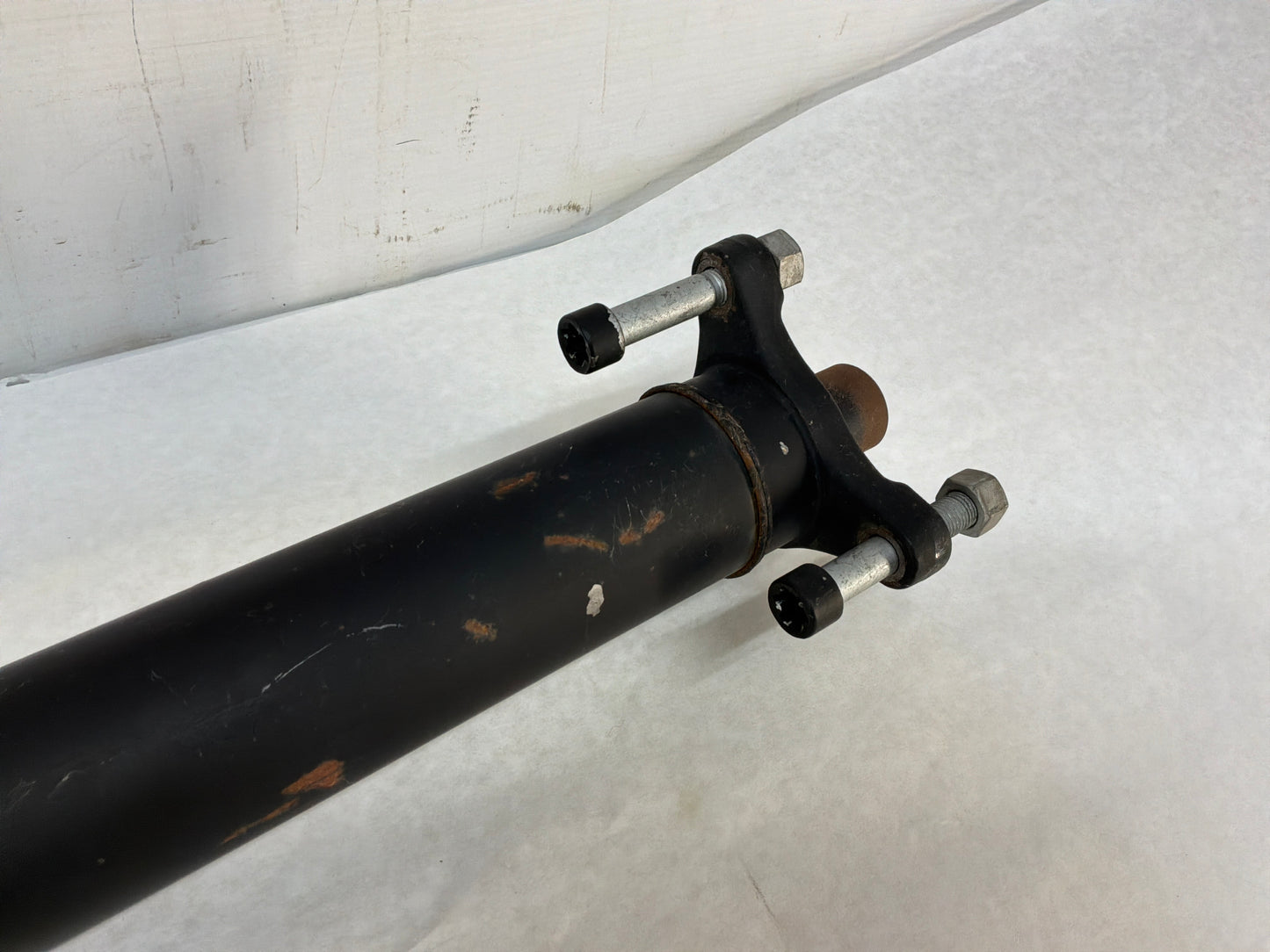 2013 Chevy Camaro SS Driveshaft Drive Propeller Shaft Line OEM
