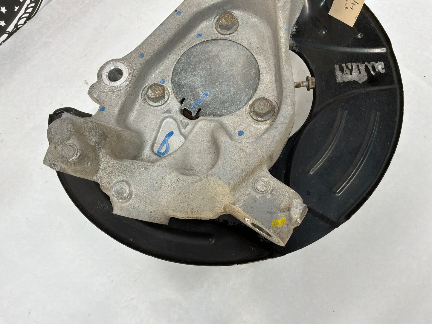 2014 Chevy Camaro SS LH Driver Front Suspension Spindle Knuckle Hub Assembly OEM