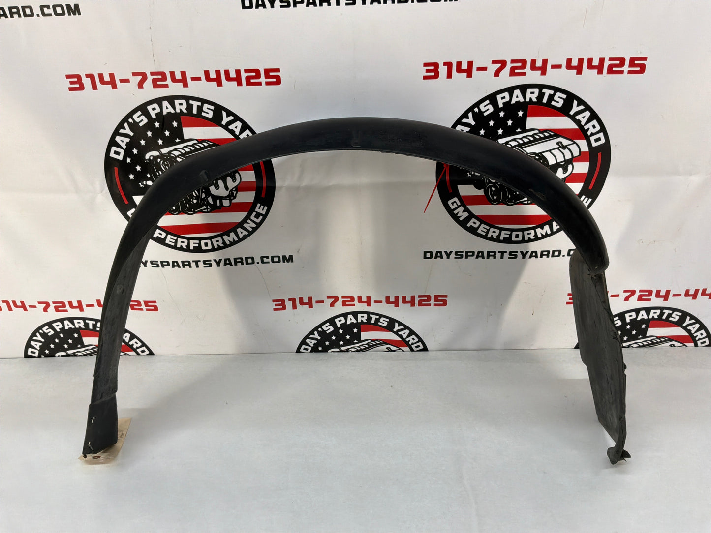 2005 Pontiac GTO RH Passenger Front Fender Wheel House Well Liner OEM