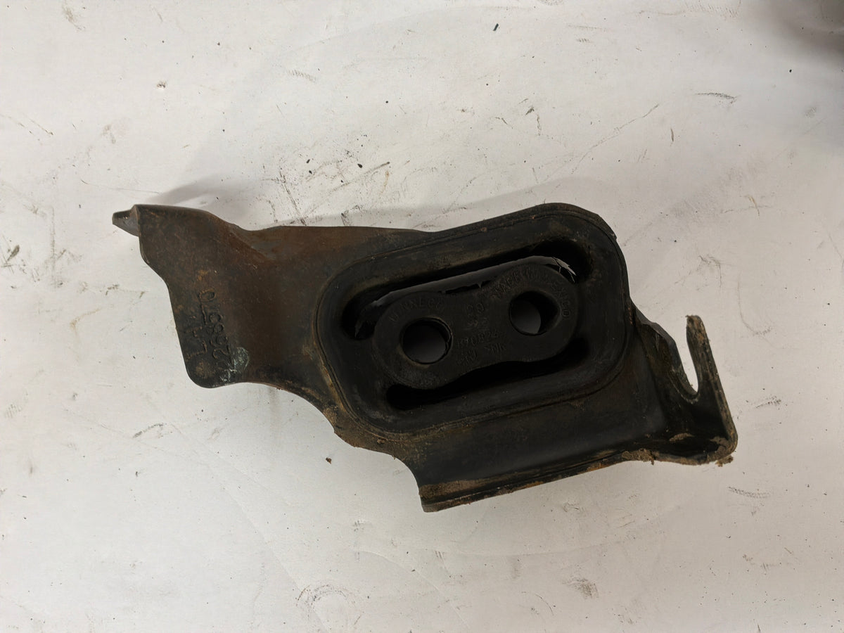 2014 Chevy SS Sedan Exhaust Muffler Hanger Bracket Set OEM