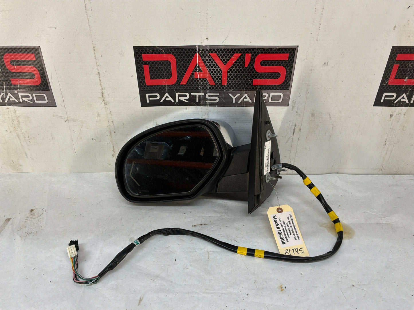 2012 Chevy Avalanche LH Driver Exterior Out Side Mirror OEM