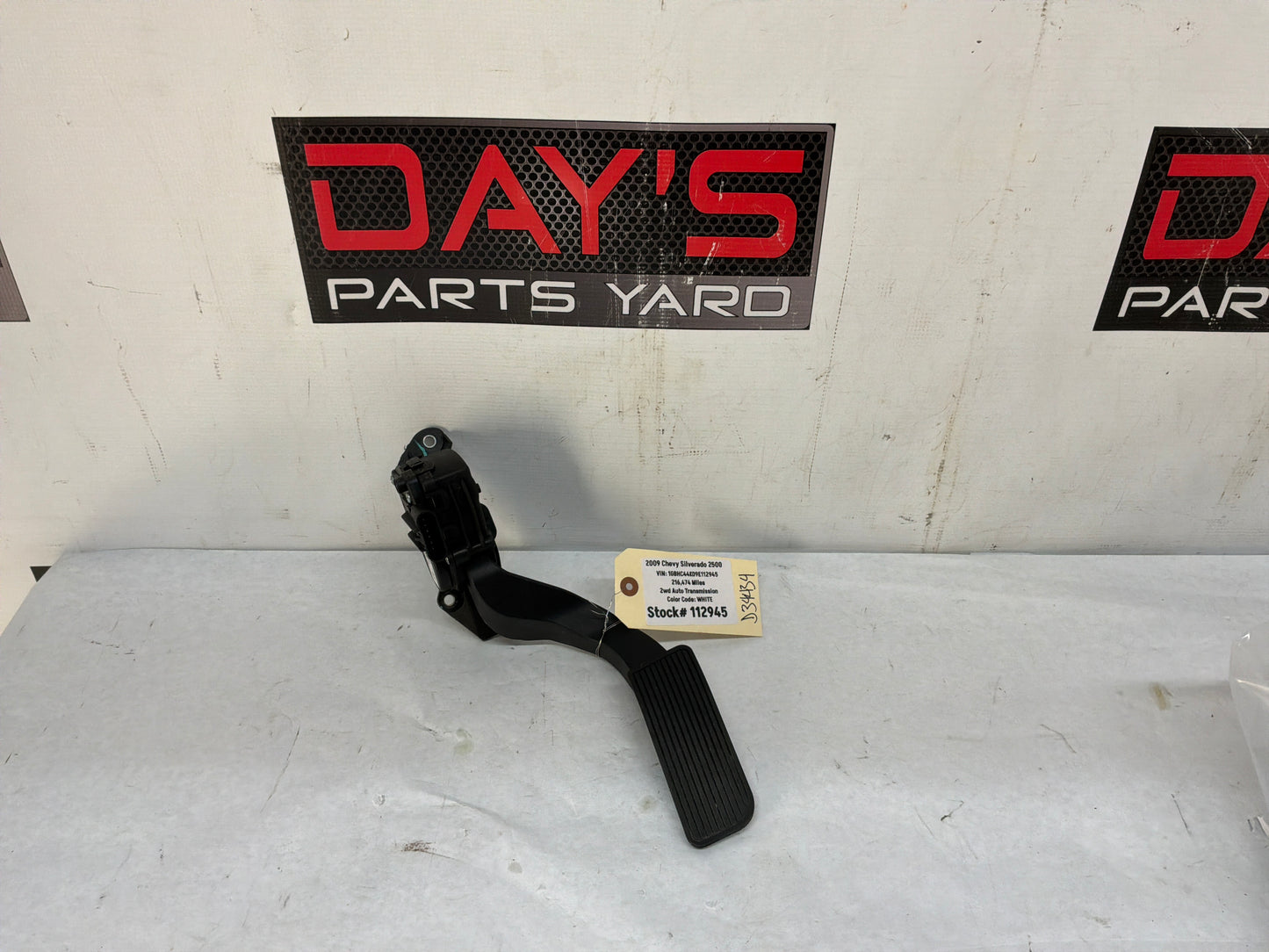 Gas pedal - Day's Parts Yard