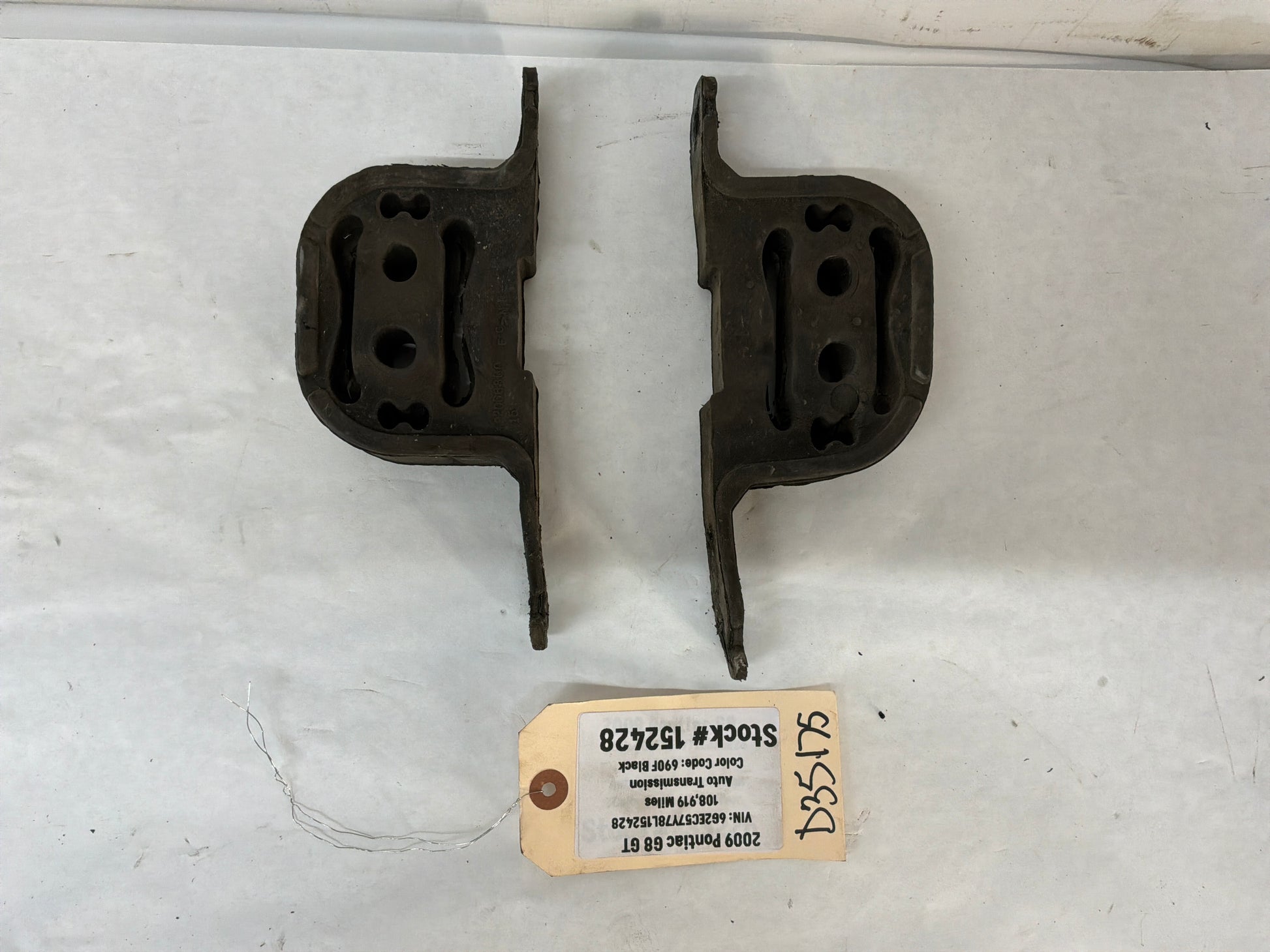 Exhaust hangers - Day's Parts Yard