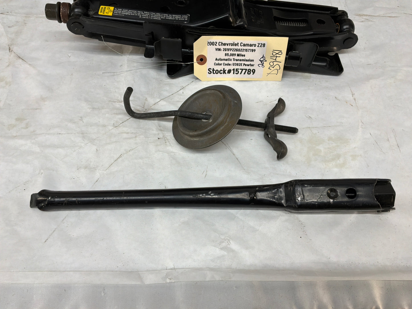 Spare tire w Jack kit - Day's Parts Yard