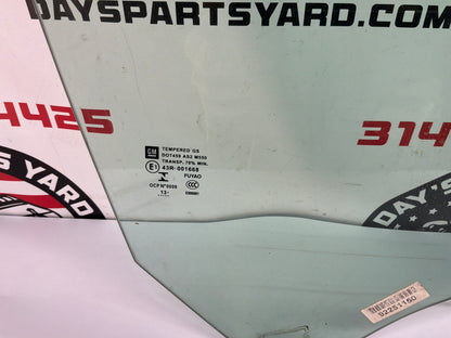2014 Chevy SS Sedan RH Passenger Front Door Window Glass OEM