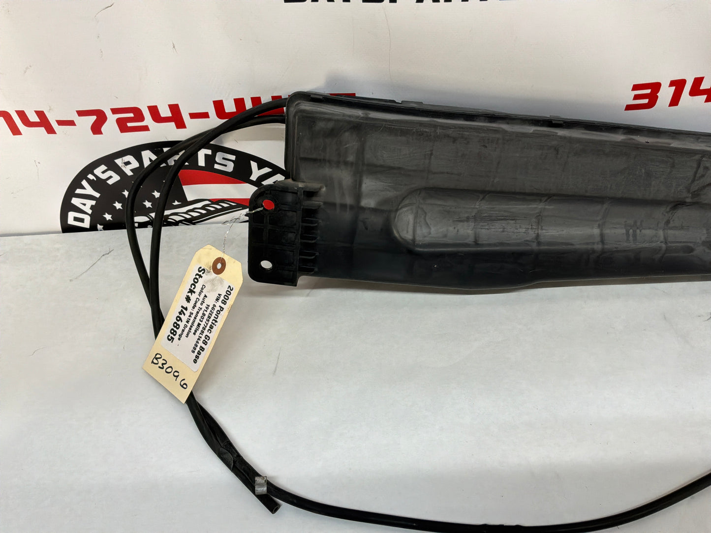 2008 Pontiac G8 Base Windshield Washer Reservoir Overflow Tank Bottle OEM