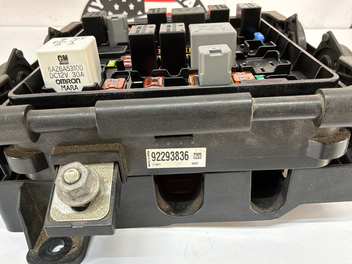 2015 Chevy SS Sedan Engine Bay Fuse Relay Wiring Wire Harness Junction Box Block OEM