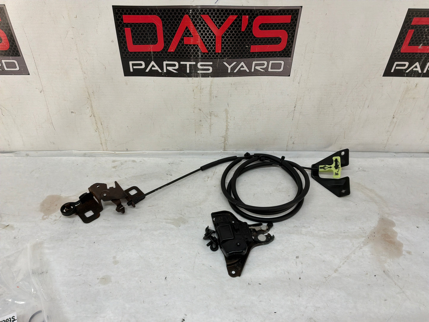 Trunk latch - Day's Parts Yard