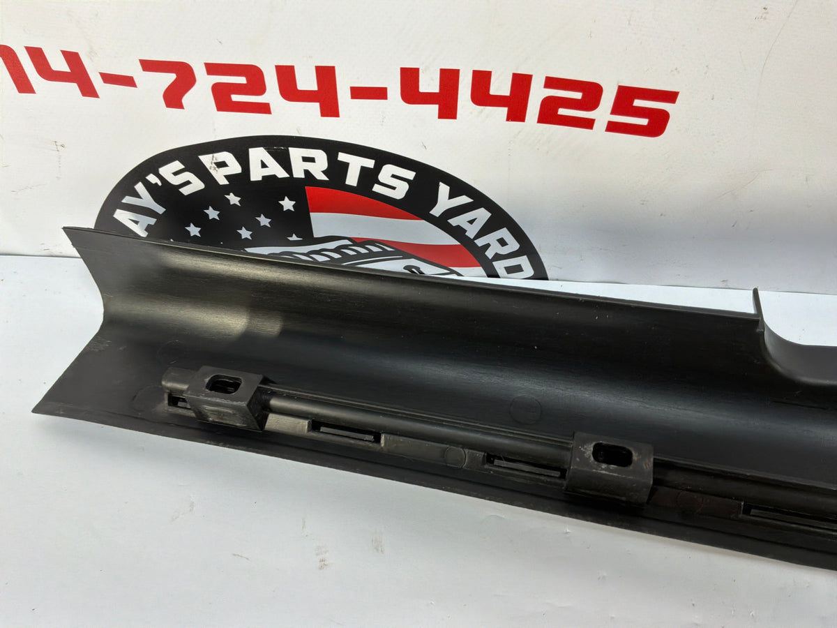 2006 Pontiac GTO RH Passenger Interior Sill Carpet Retainer Trim Cover Panel OEM