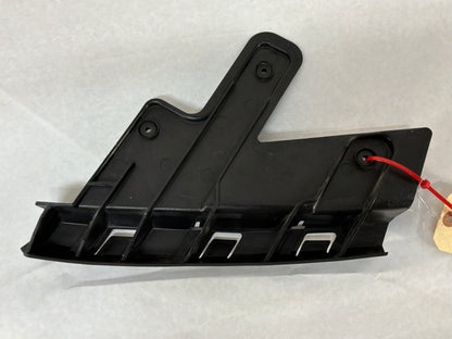 Rh head light bracket - Day's Parts Yard