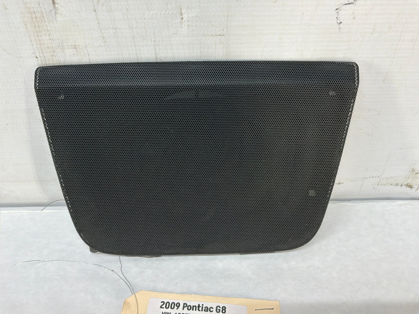 2009 Pontiac G8 Base Center Dash Radio Bezel Speaker Cover Grille OEM - Day's Parts Yard