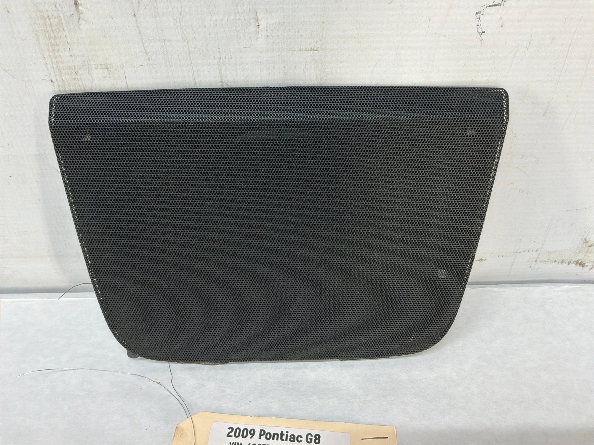 2009 Pontiac G8 Base Center Dash Radio Bezel Speaker Cover Grille OEM - Day's Parts Yard