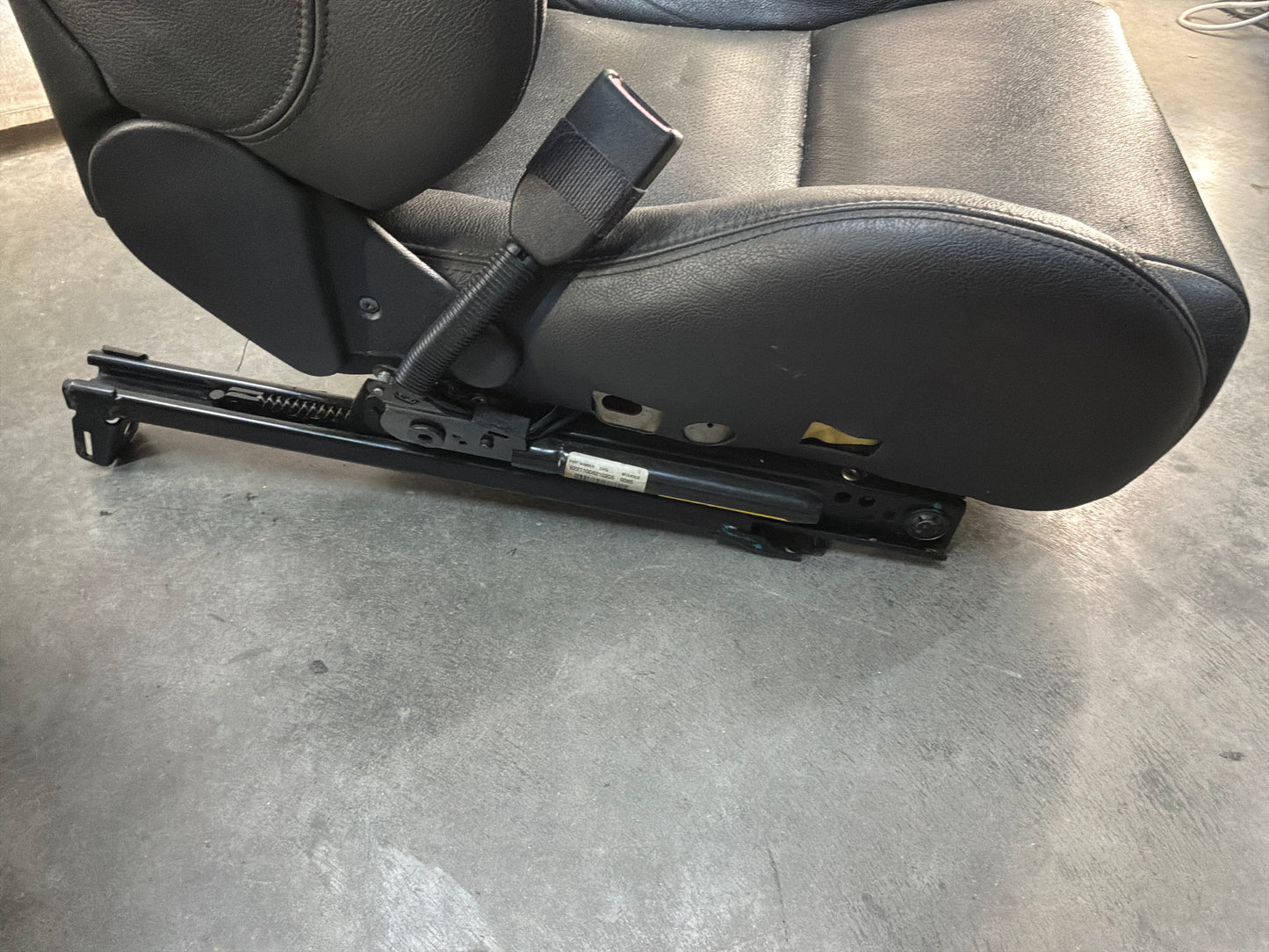 2005 Pontiac GTO Black Leather Front and Rear Seats Set OEM